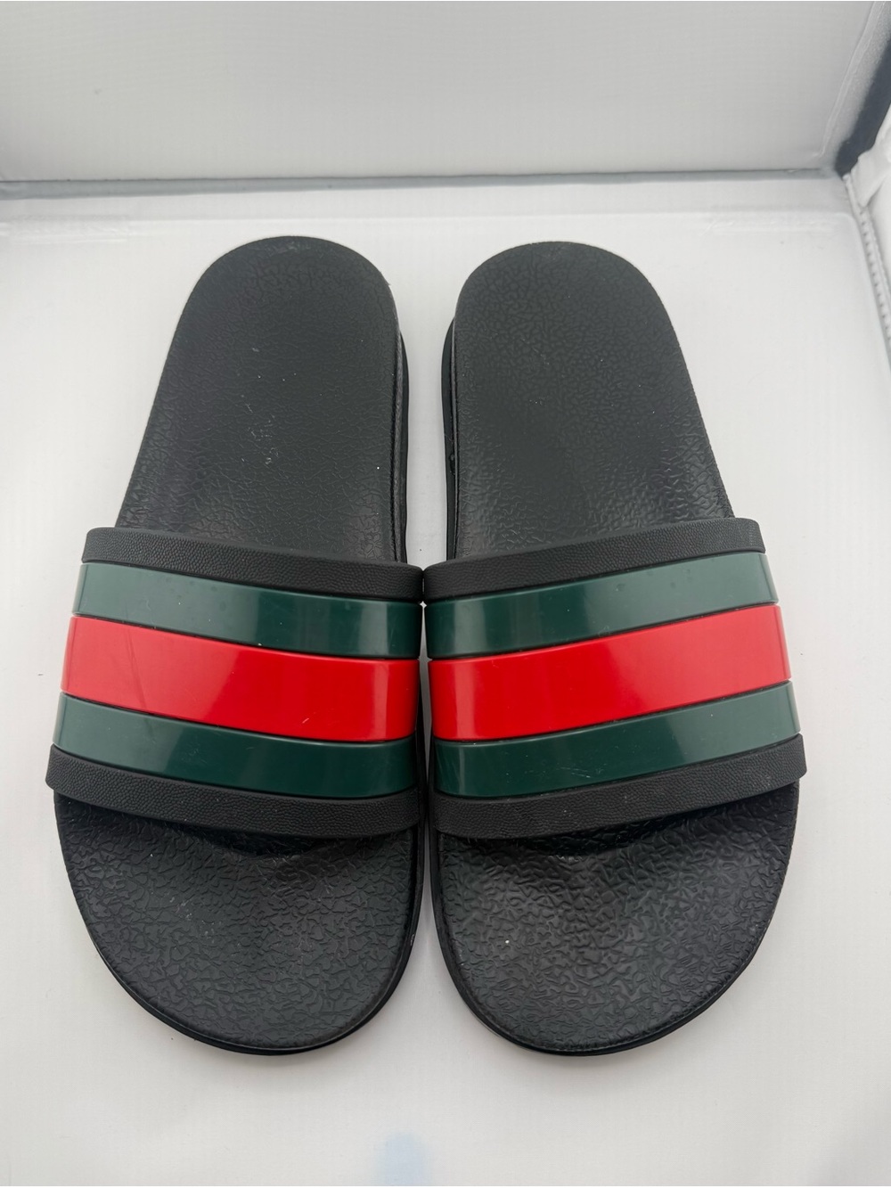 Gucci Men’s Black Slides Designer Beach Club Slide Sandals 9/9.5 Classic Shoes